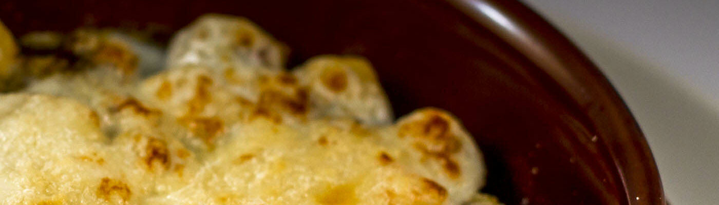 GNOCCHI DI PATATE FATTI IN CASA GRATINATI CON RADICCHIO DI TREVISO E ZAFFERANO